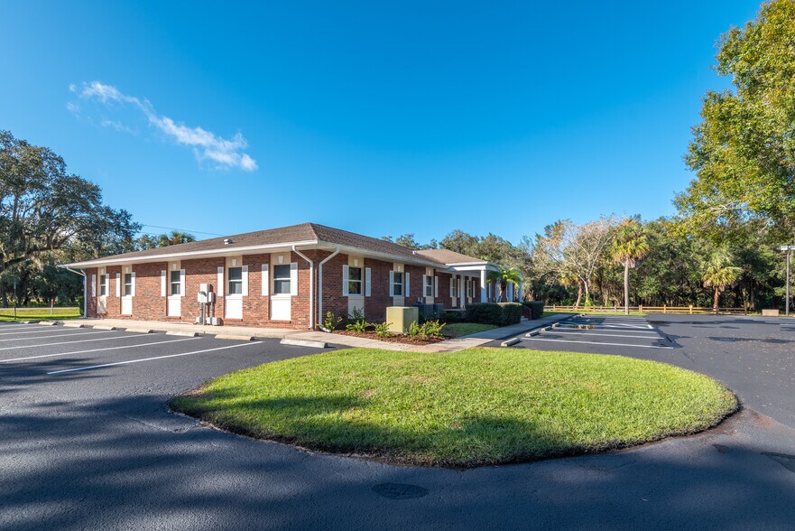 More Photos Of 25450 Airport Rd, Punta Gorda Medical For Sale