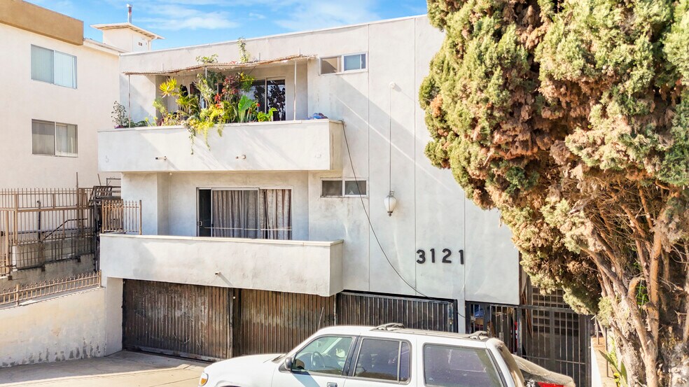 More Photos Of 3121 S Canfield Ave, Los Angeles Apartments For Sale