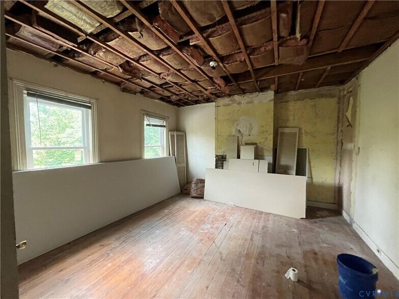 More Photos Of 235 Grove Ave, Petersburg Apartments For Sale