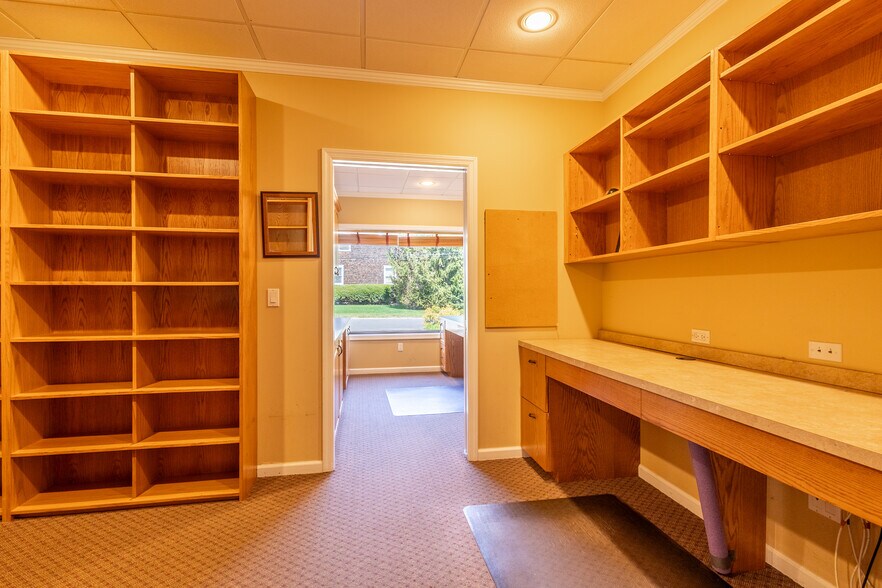 More Photos Of 189 Main Rd, Riverhead Medical For Lease