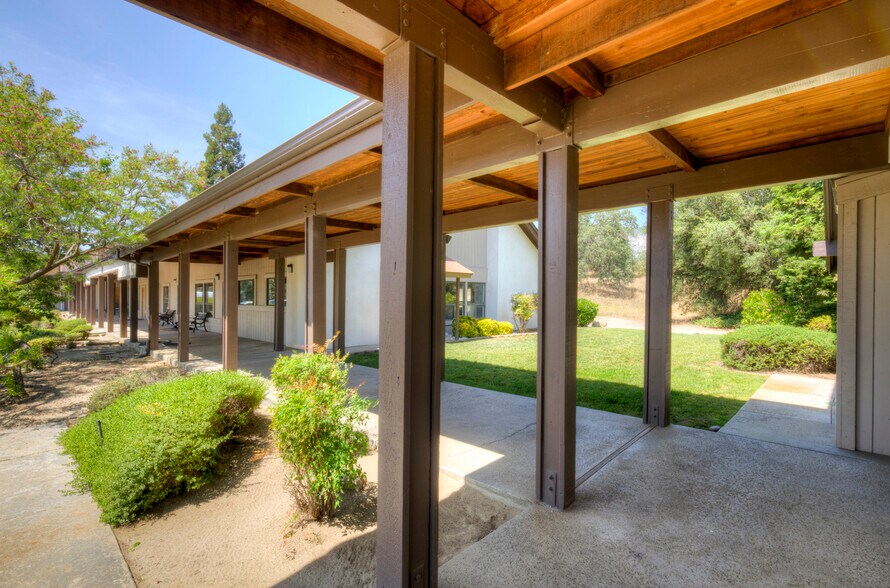 More Photos Of 31975-31985 Lodge Rd, Auberry Medical For Sale