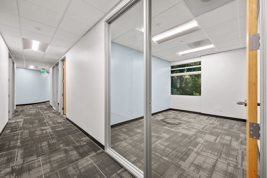 More Photos Of 2035 corte del nogal, Carlsbad Office For Lease