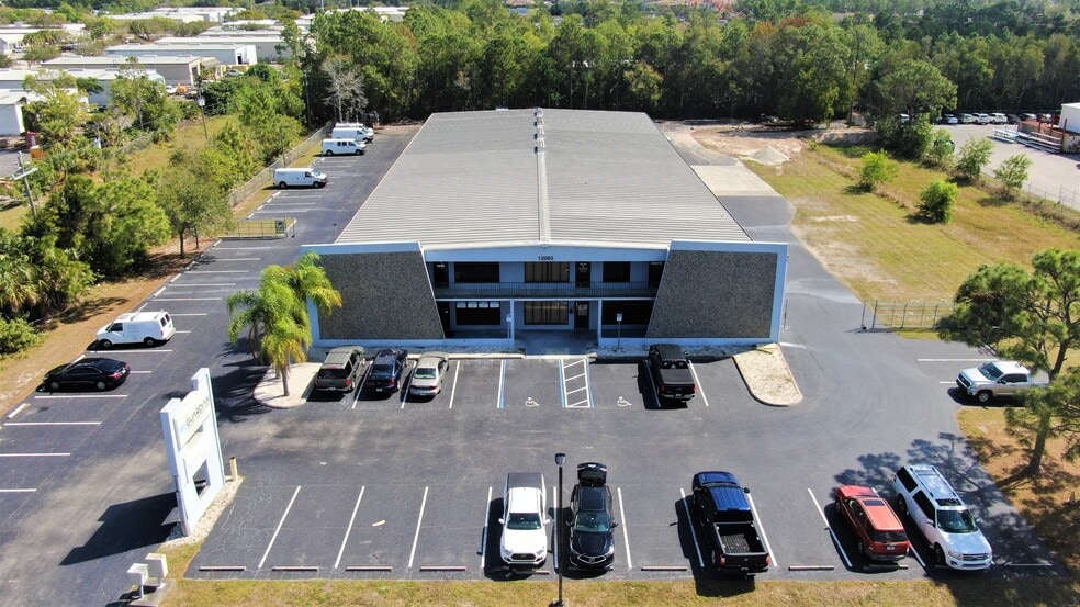 More Photos Of 12065 Metro Pky, Fort Myers Light Manufacturing For Lease