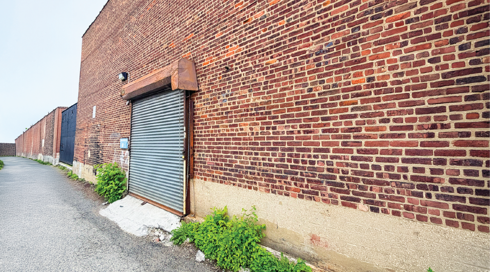 Primary Photo Of 51-18 Grand Ave, Maspeth Warehouse For Lease