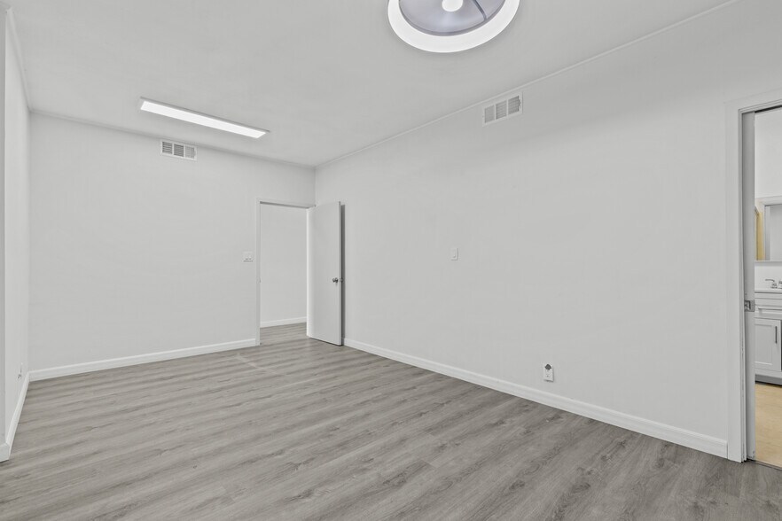 More Photos Of 16705 Hawthorne Blvd, Lawndale Medical For Lease