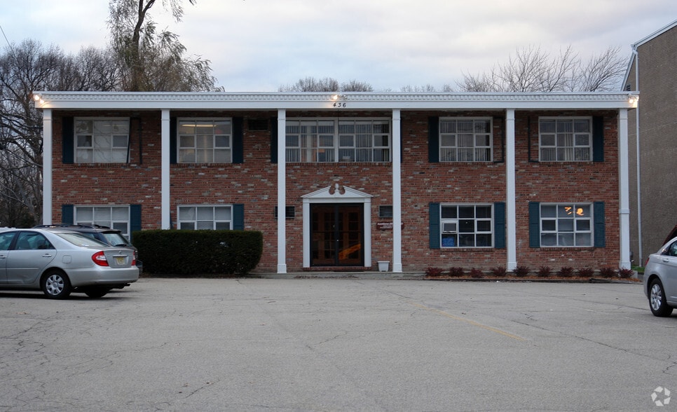 More Photos Of 436 Old Hook Rd, Emerson Medical For Sale