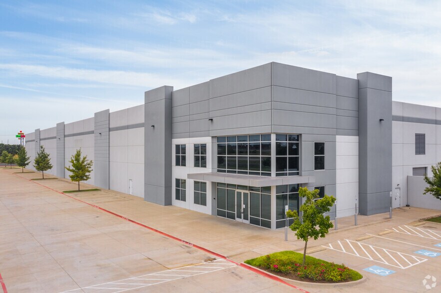 Primary Photo Of 3800 N Interstate 45, Wilmer Industrial For Sale