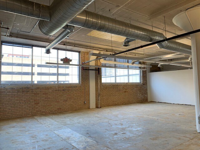 More Photos Of 501-509 S Washington Ave, Minneapolis Health Club For Lease