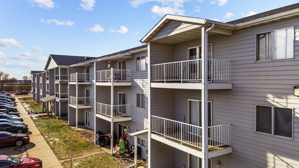 More Photos Of 200-208 E 39th St, South Sioux City Apartments For Sale