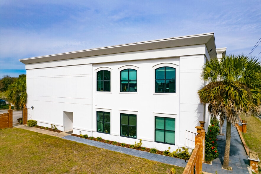 More Photos Of 330 Pauls Dr, Brandon Loft Creative Space For Lease