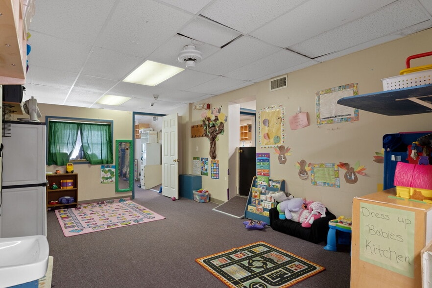 More Photos Of 639 NE 1st St, Crystal River Daycare Center For Sale