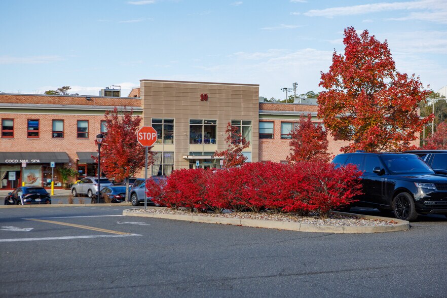 More Photos Of 126 S Ridge St, Rye Brook Unknown For Lease