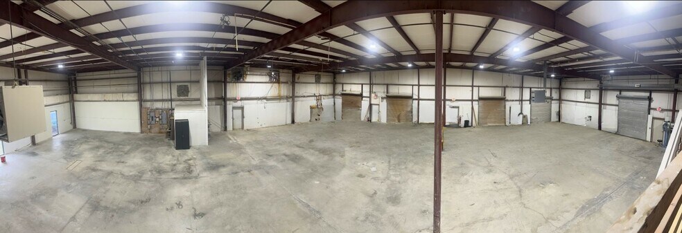 More Photos Of 154 Andrew Dr, Stockbridge Warehouse For Lease