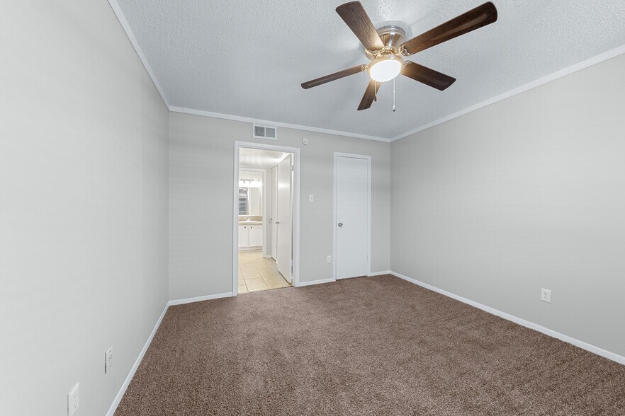 More Photos Of 4645 Ocean Dr, Corpus Christi Apartments For Sale