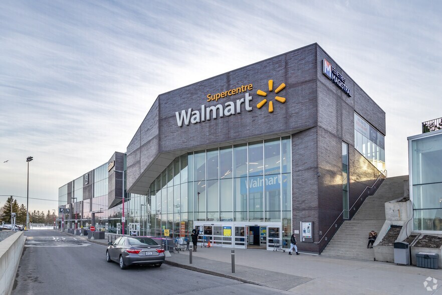 More Photos Of 7600 Boul Viau, Montréal General Retail For Lease