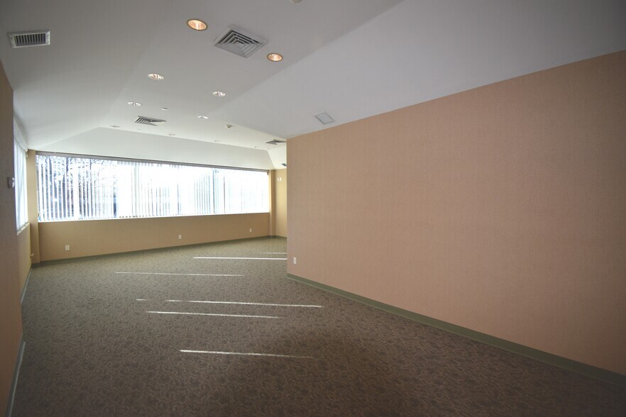 More Photos Of 23 Technology Dr, Setauket Medical For Lease