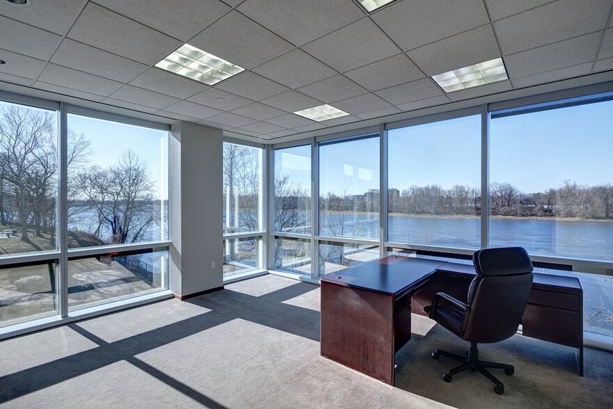 More Photos Of 400 Riverview Plz, Trenton Office For Lease
