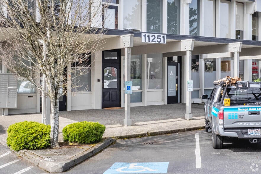 More Photos Of 11251 120th Ave NE, Kirkland Distribution For Lease