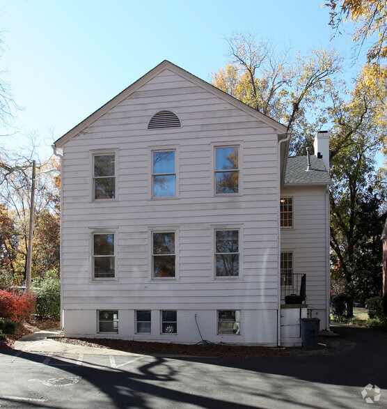 More Photos Of 207 Wilson St, Chapel Hill Office For Lease