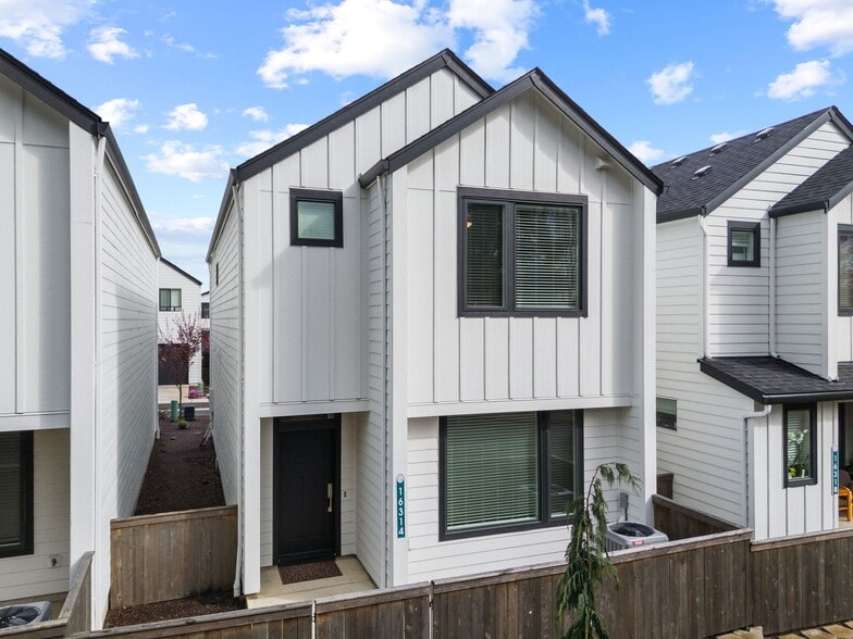Primary Photo Of 16306 NE 20th St, Vancouver Multifamily For Sale