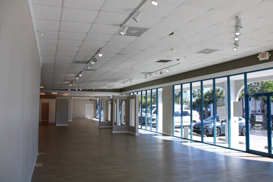 More Photos Of 15881 S Tamiami Trl, Fort Myers Unknown For Lease