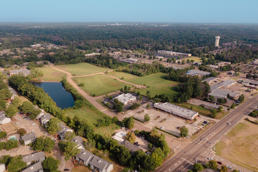 More Photos Of Harbour Pointe Crossing, Ridgeland Land For Sale