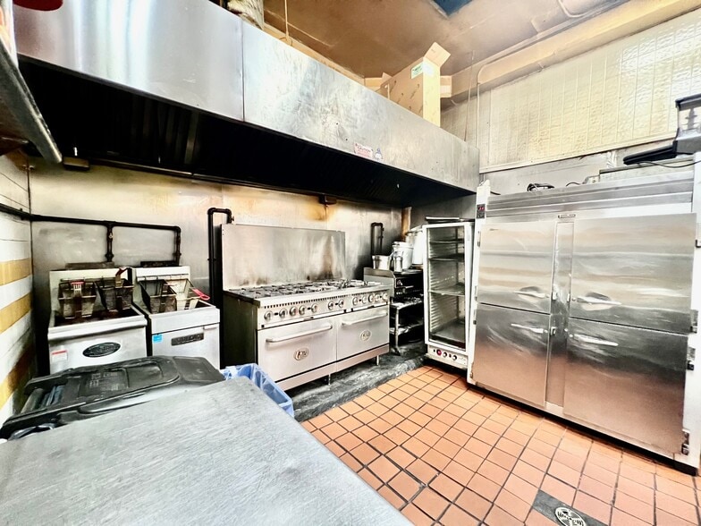 More Photos Of 613A Nostrand Ave, Brooklyn Storefront Retail Residential For Lease