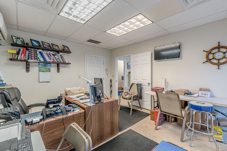 More Photos Of 614 King Arnold St, Hapeville Storefront Retail Office For Sale