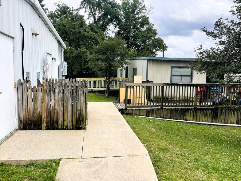 More Photos Of 17450 Hoo Shoo Too Rd, Baton Rouge Loft Creative Space For Sale