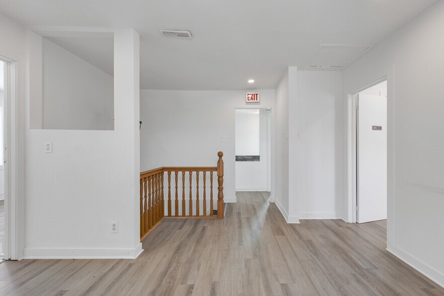 More Photos Of 5870 Rue Sherbrooke E, Montréal Office For Lease