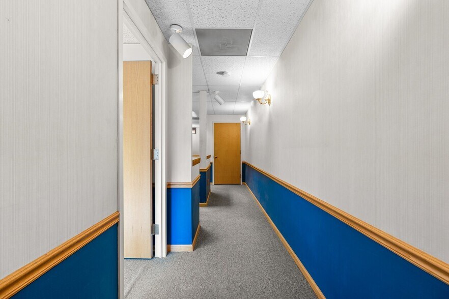 More Photos Of 7960-7990 Old Georgetown Rd, Bethesda Medical For Lease