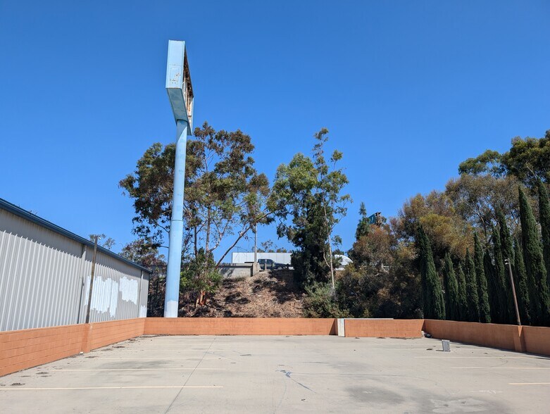 More Photos Of 2421 E Artesia Blvd, Long Beach Restaurant For Lease