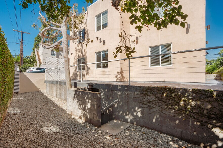 More Photos Of 712 Pacific St, Santa Monica Apartments For Sale