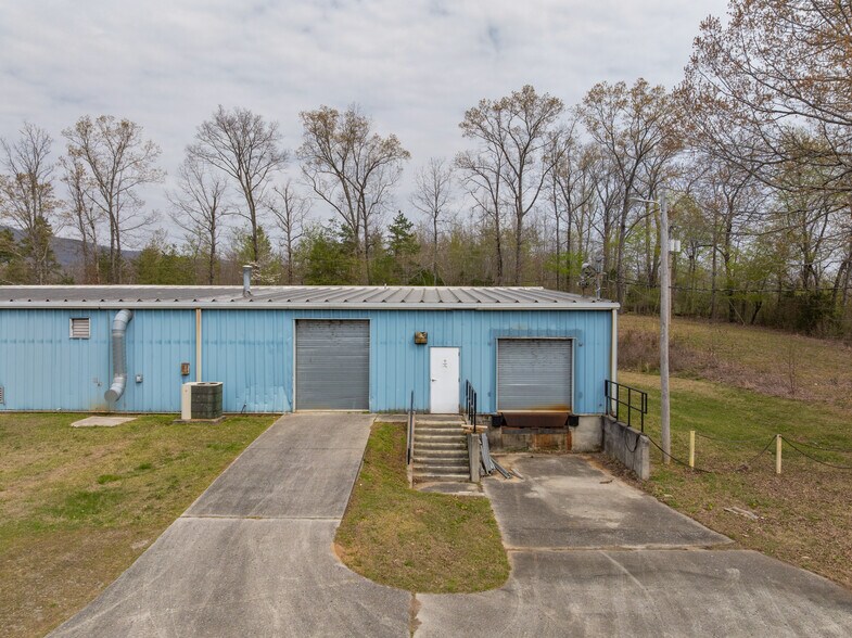 More Photos Of 205 Industrial Pike, Whitwell Manufacturing For Sale