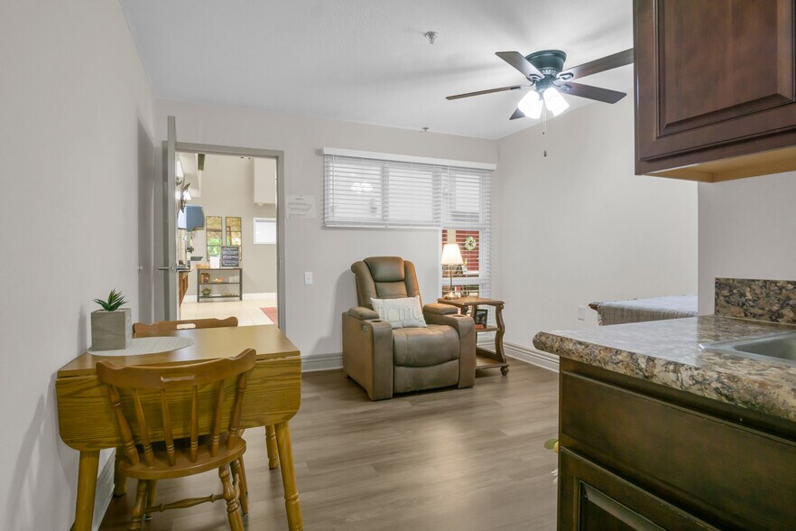 More Photos Of 4107 Central Ave, Kearney Assisted Living For Sale