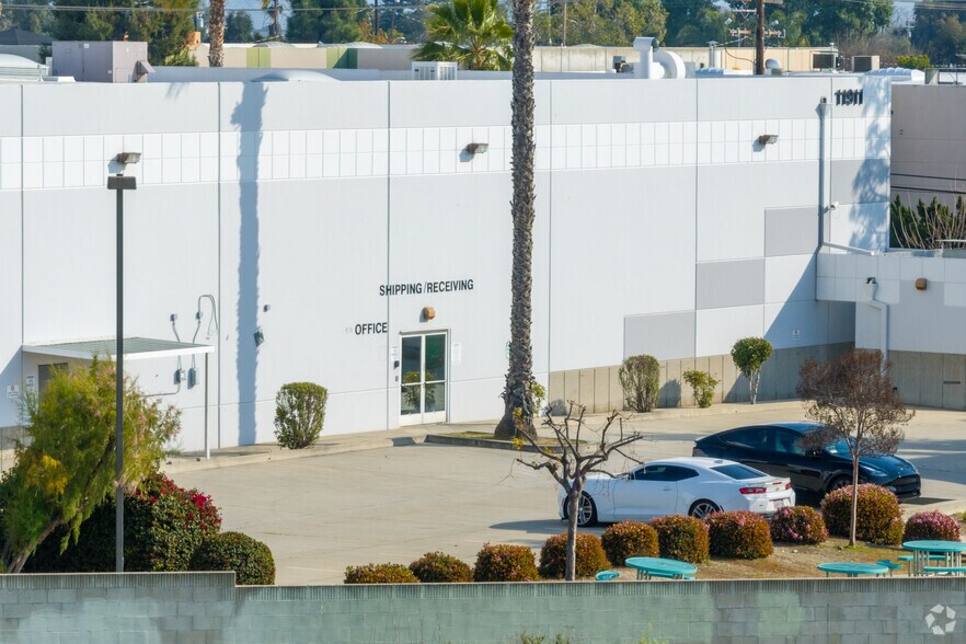 More Photos Of 11911 Clark St, Arcadia Light Manufacturing For Lease