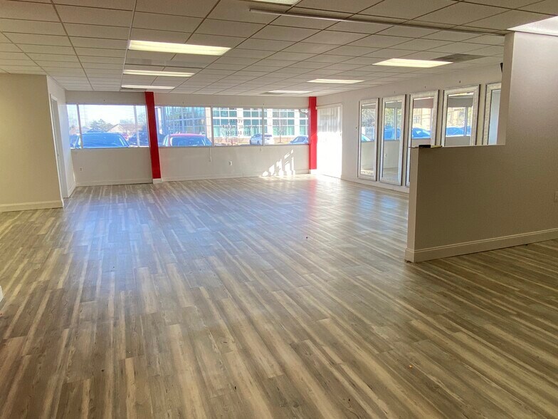 More Photos Of 2565 S Rochester Rd, Rochester Hills Medical For Lease