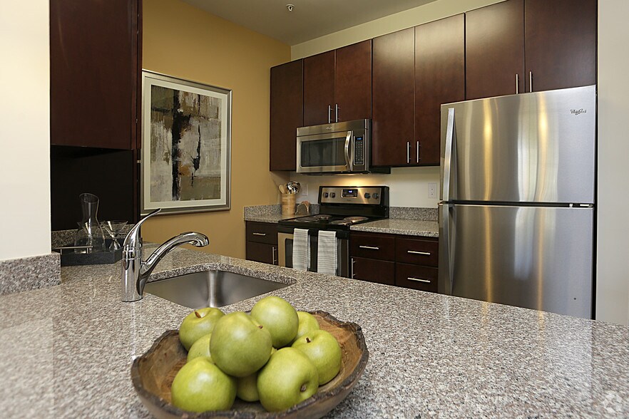 More Photos Of 4 Berry St, North Andover Apartments For Lease