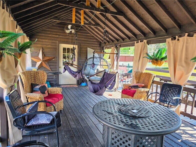 More Photos Of 6266 Lakeshore Rd, Verona Beach Restaurant For Sale