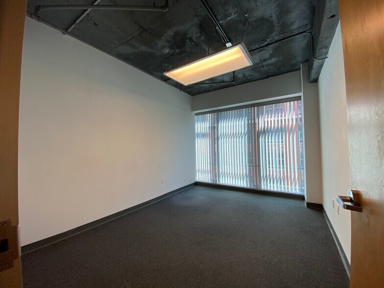 More Photos Of 14 NE 1st Ave, Miami Office For Sale