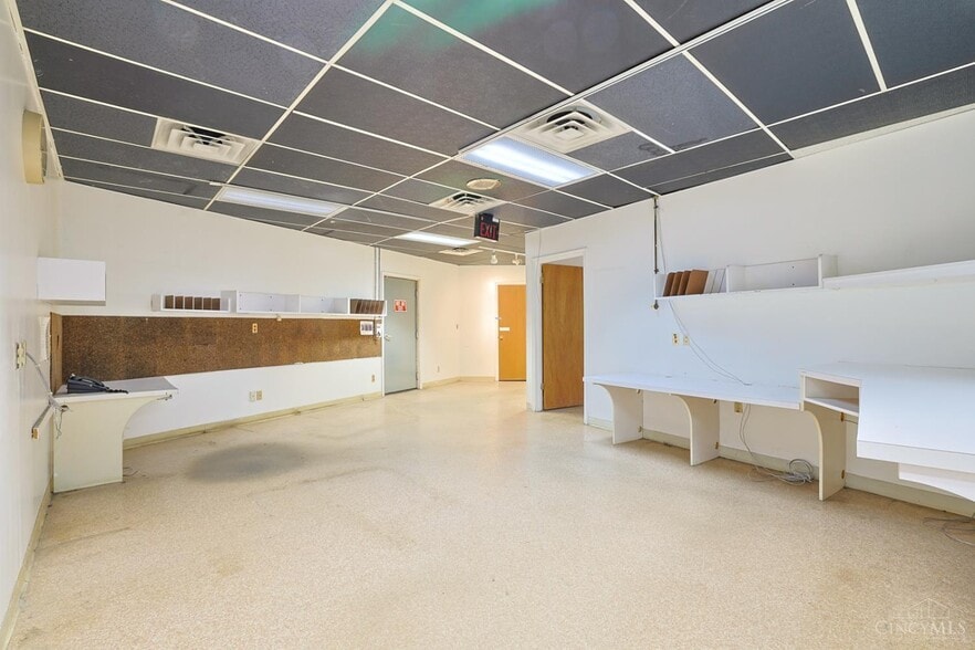 More Photos Of 2108 Central Pky, Cincinnati Loft Creative Space For Sale