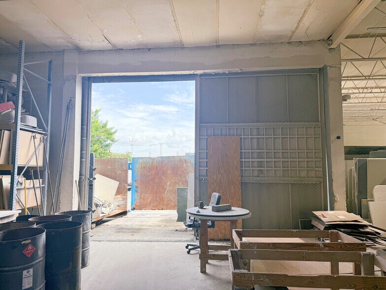 More Photos Of 4725 NW 36th Ave, Miami Warehouse For Lease