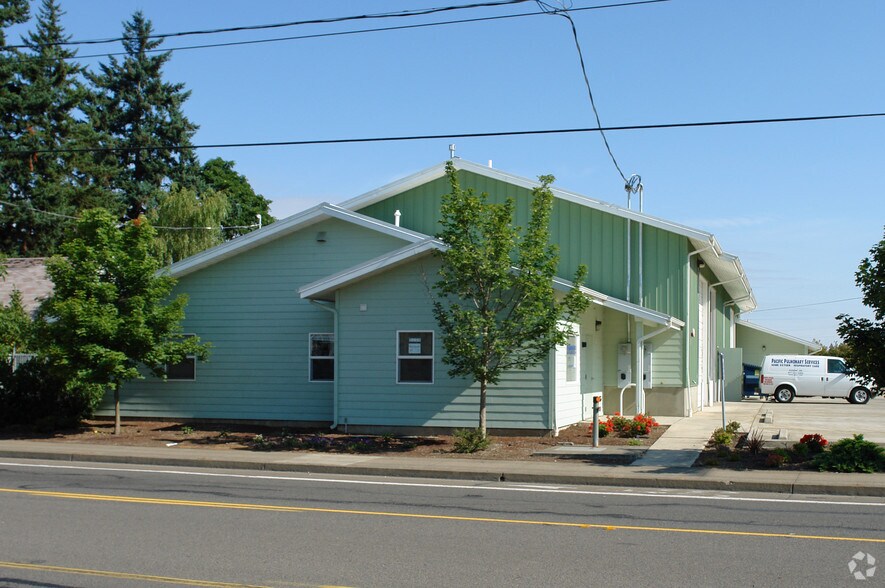 More Photos Of 2129 Roosevelt Blvd, Eugene Warehouse For Lease