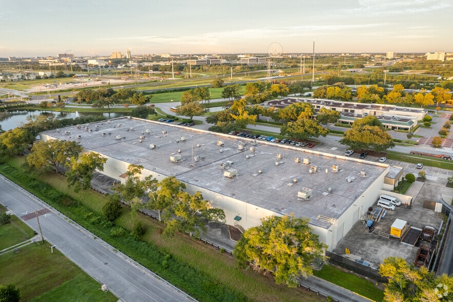More Photos Of 7300-7356 Greenbriar Pky, Orlando Unknown For Lease