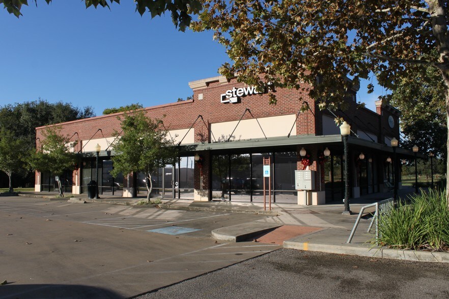 More Photos Of 30525 1st St, Fulshear Storefront For Lease