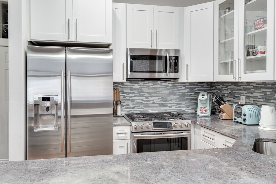 More Photos Of 58 Huron St, Brooklyn Multifamily For Sale