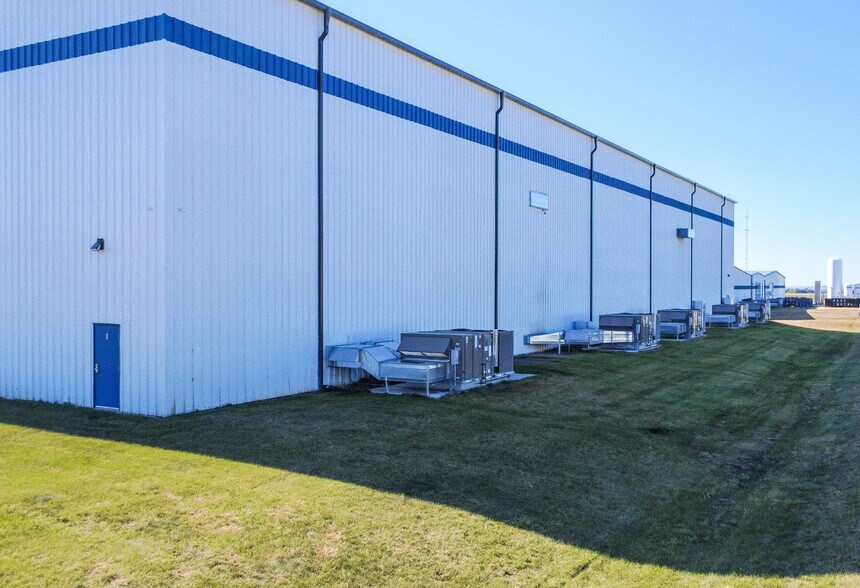 More Photos Of 100 Quality Park Dr, Beresford Manufacturing For Sale