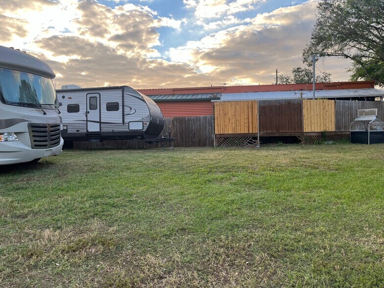 More Photos Of 5275 95th St N, Saint Petersburg Warehouse For Sale