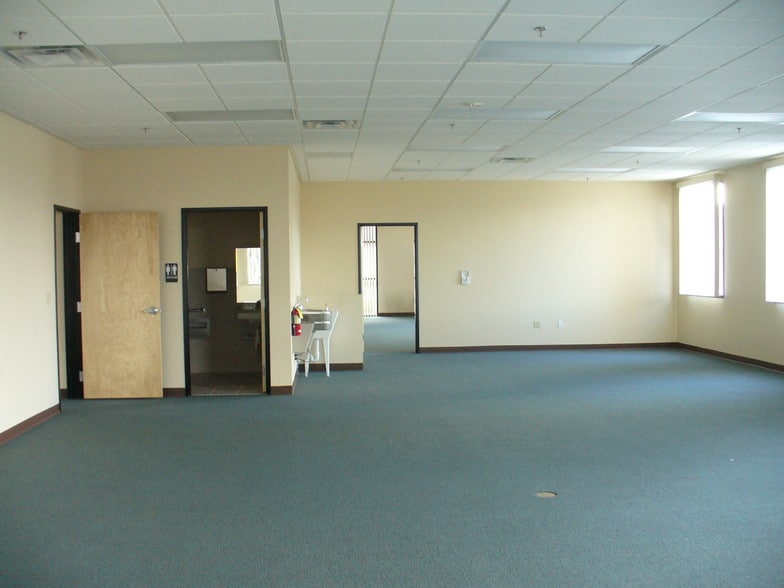 More Photos Of 3920 W Ann Rd, North Las Vegas Office For Lease