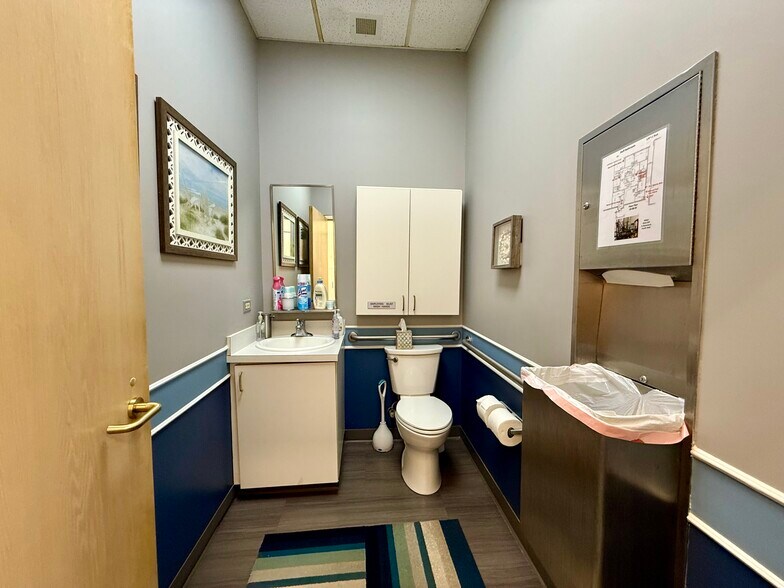 More Photos Of 1725 Western Ave, Findlay Medical For Sale